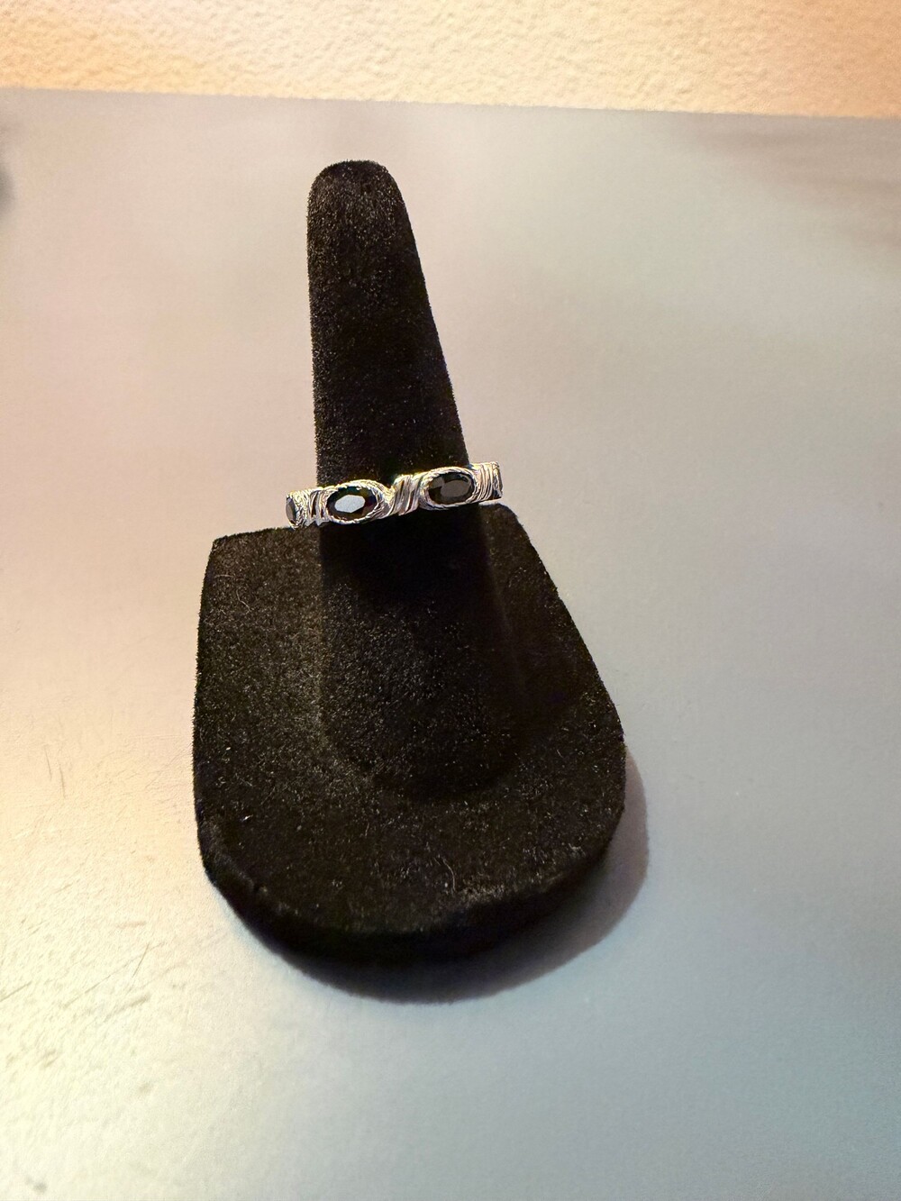 Sterling Silver Ring Size 7 Black Spinel Oval Bezel Set Band christian james - Picture 2 of 6